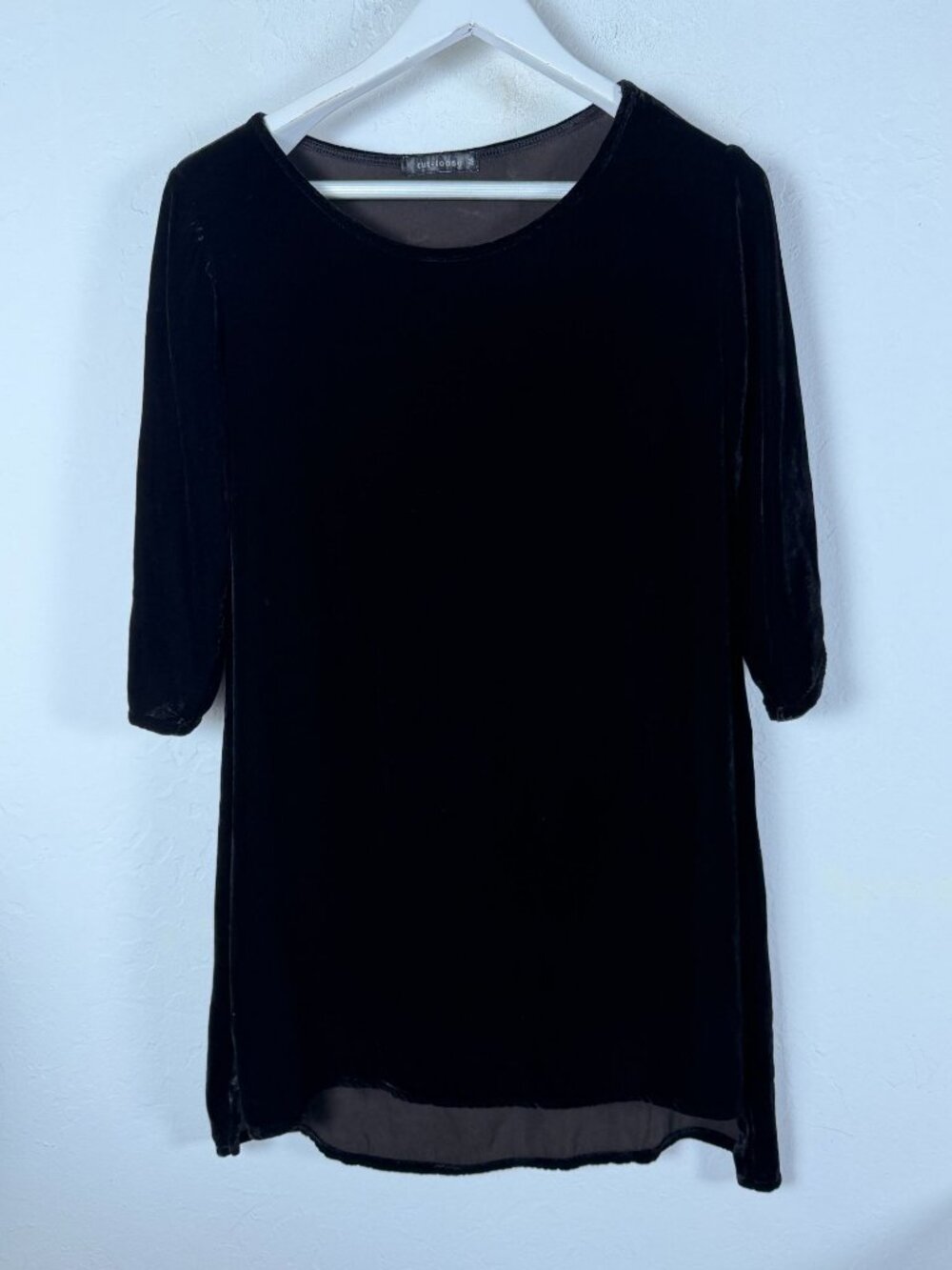 Cut Loose Womens Medium Black Velvet Tunic Top 3/4 Sleeve Scoop Neck Blouse USA